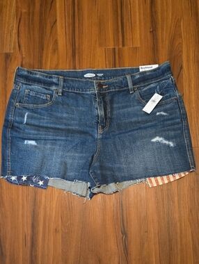 NWT Old Navy Dark Blue Distressed Boyfriend Denim Shorts with Flag Trim